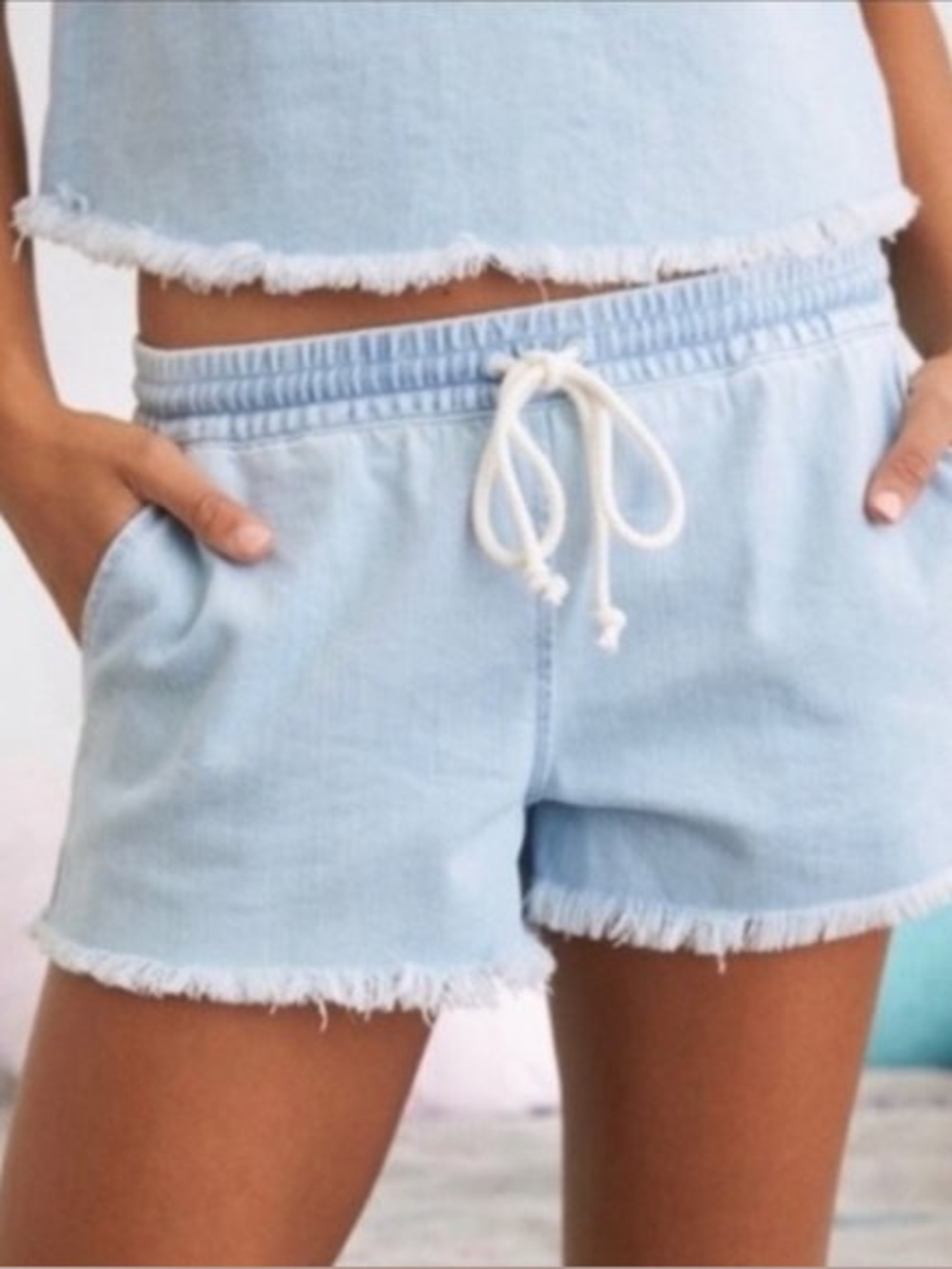 Aerie Light Wash‎ Denim Drawstring Shorts Raw Hem Size XS